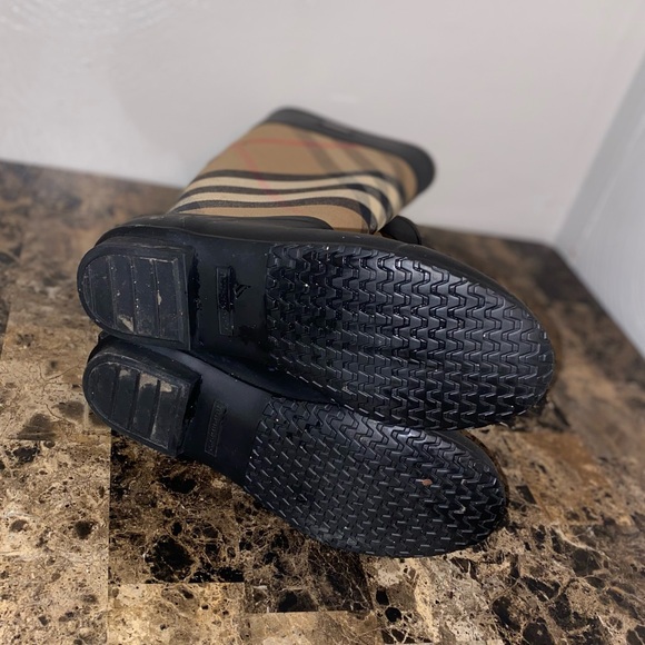 Burberry boots - Picture 4 of 4